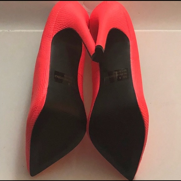 New Charlotte Russe Pumps Beautiful Coral Color - Picture 7 of 7